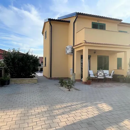 Sommerflucht 2 Holiday home Barbat na Rabu